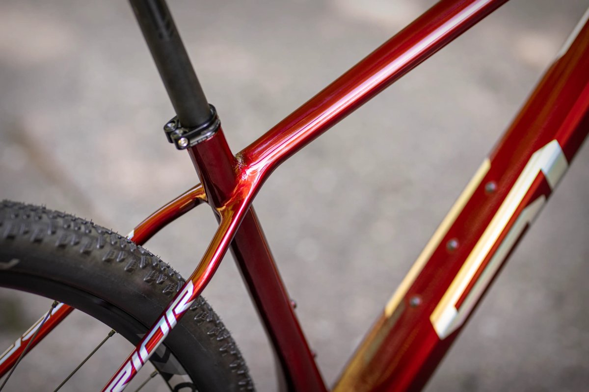 VTT Superior XP 979 – Gloss red / Holo Chrome – Image 5