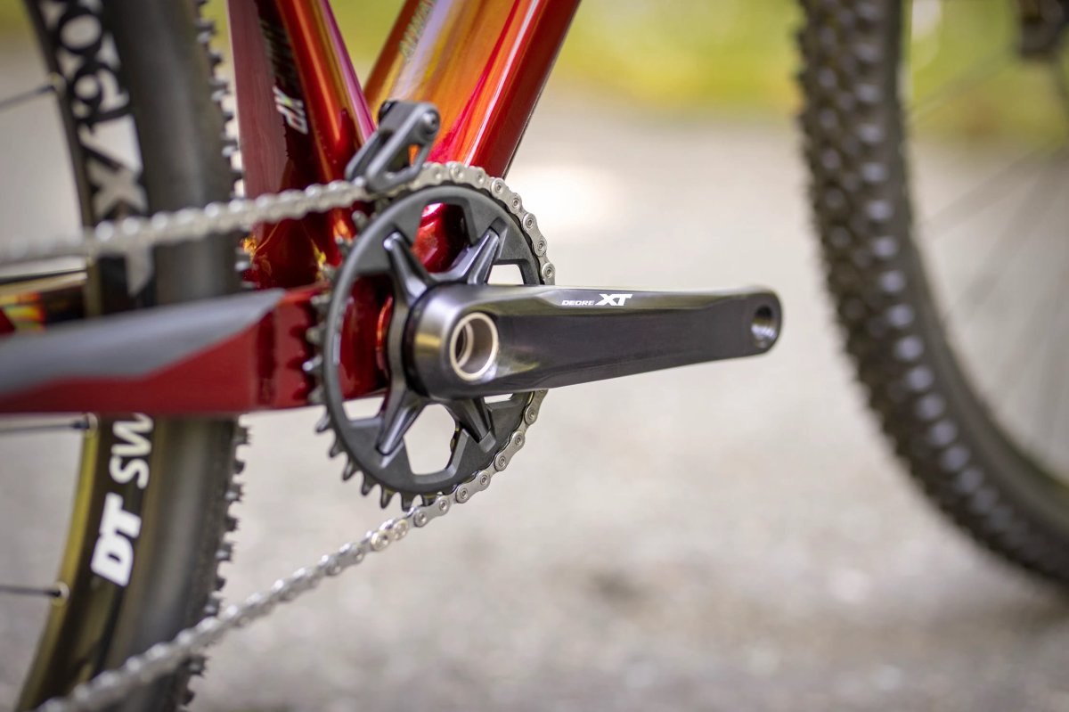 VTT Superior XP 979 – Gloss red / Holo Chrome – Image 6